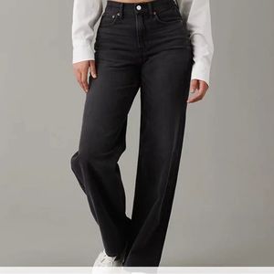 NWT AMERICAN EAGLE 🦅 BLACK WASH HI RISE CROP FLARE